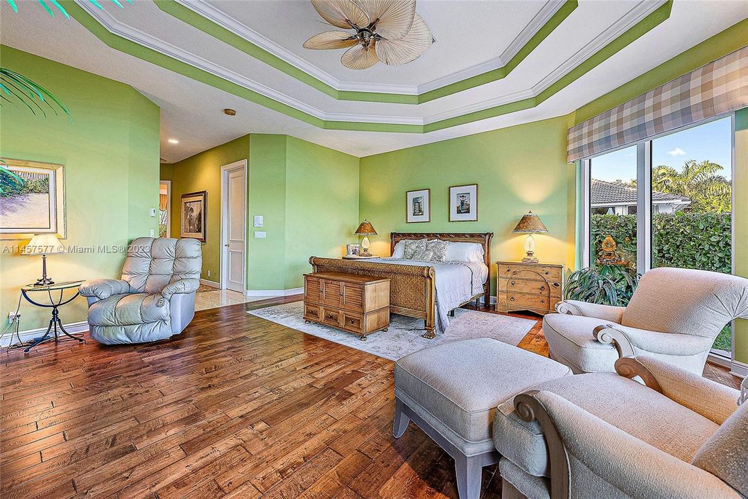 Recently Sold: $3,550,000 (3 beds, 4 baths, 4000 Square Feet)