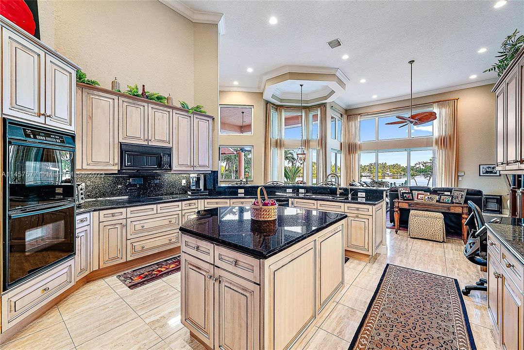 Recently Sold: $3,550,000 (3 beds, 4 baths, 4000 Square Feet)