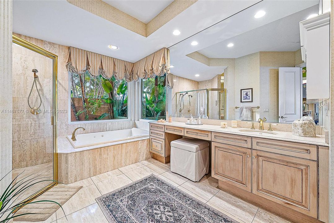 Recently Sold: $3,550,000 (3 beds, 4 baths, 4000 Square Feet)