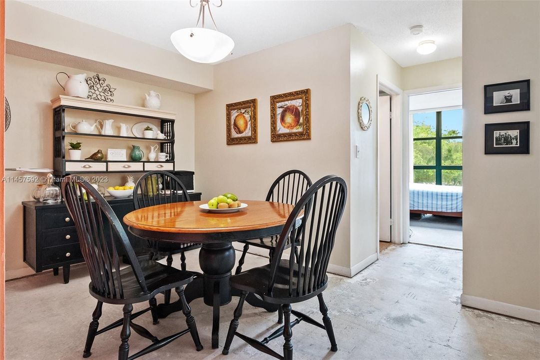 Недавно продано: $269,000 (2 спален, 2 ванн, 898 Квадратных фут)