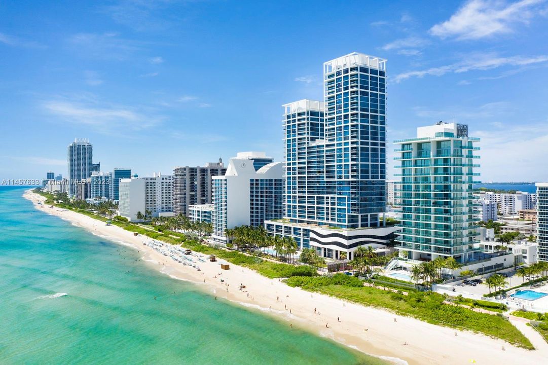 最近售出: $1,900,000 (2 贝兹, 2 浴室, 1181 平方英尺)