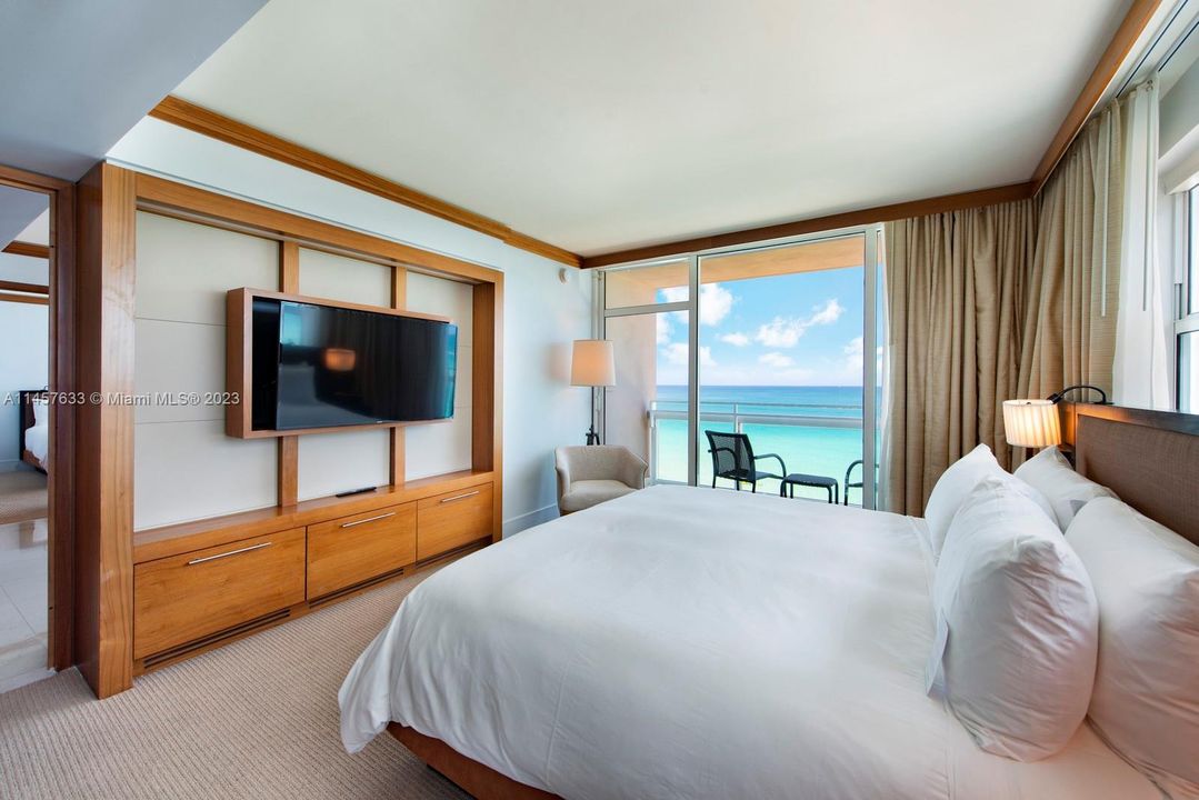 最近售出: $1,900,000 (2 贝兹, 2 浴室, 1181 平方英尺)