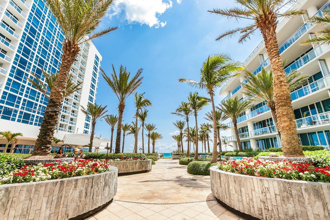 最近售出: $1,900,000 (2 贝兹, 2 浴室, 1181 平方英尺)