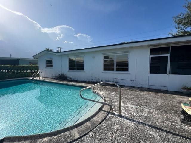 Recently Sold: $499,000 (3 beds, 2 baths, 1784 Square Feet)