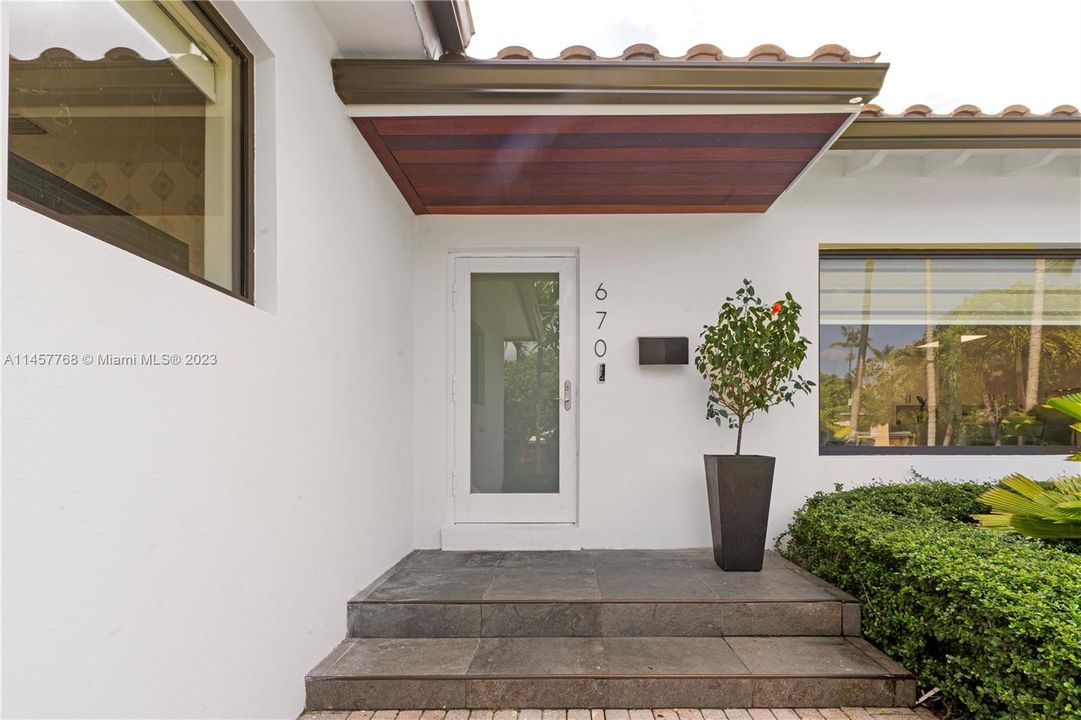 Recently Sold: $2,498,000 (4 beds, 4 baths, 2477 Square Feet)