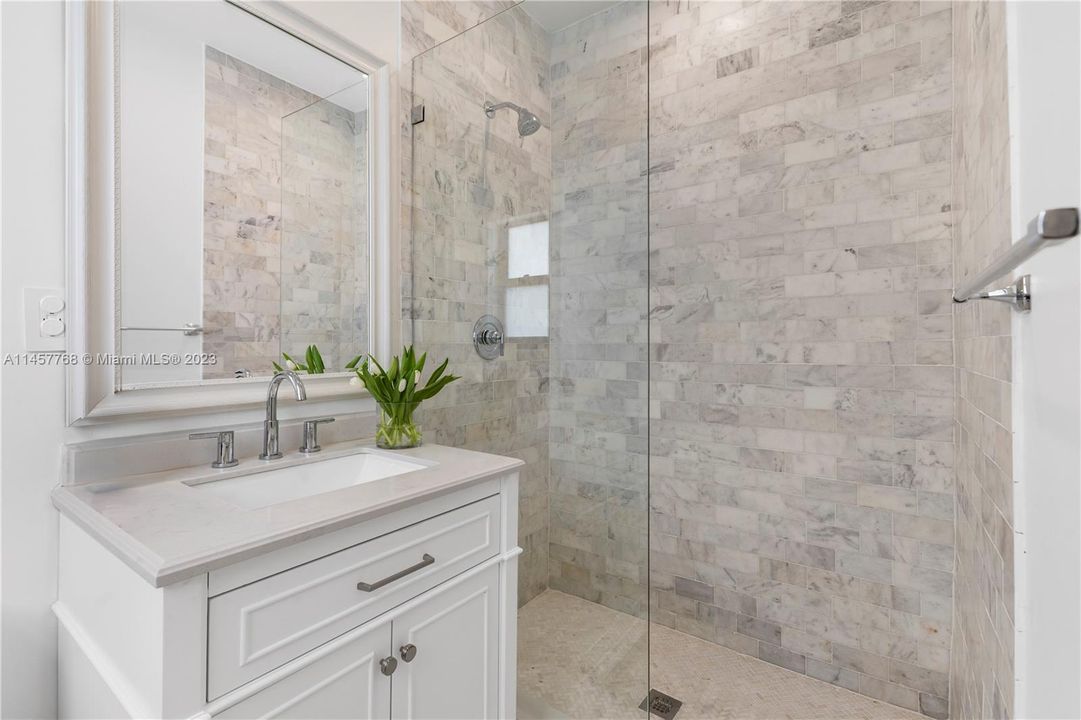 Recently Sold: $2,498,000 (4 beds, 4 baths, 2477 Square Feet)