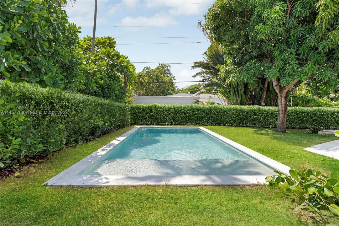 Recently Sold: $2,498,000 (4 beds, 4 baths, 2477 Square Feet)