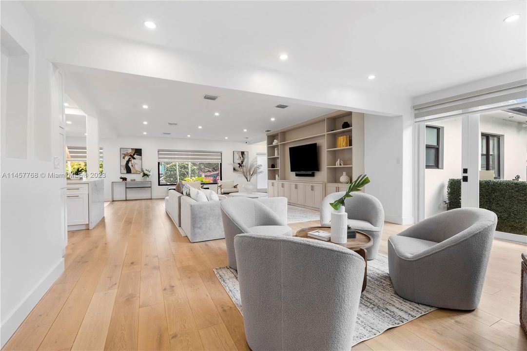 Recently Sold: $2,498,000 (4 beds, 4 baths, 2477 Square Feet)