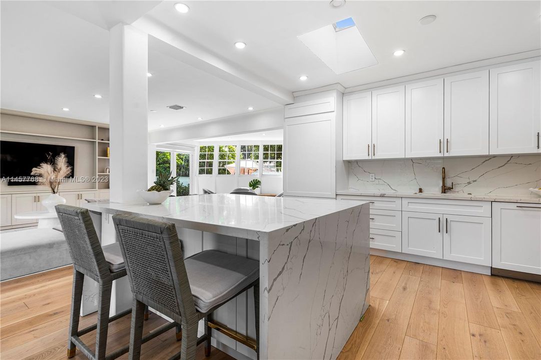 Recently Sold: $2,498,000 (4 beds, 4 baths, 2477 Square Feet)