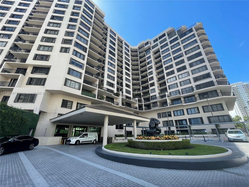 Recently Rented: $2,900 (1 beds, 1 baths, 600 Square Feet)