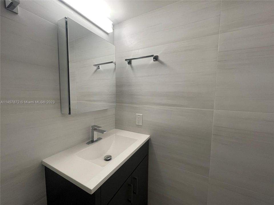 Recently Rented: $2,900 (1 beds, 1 baths, 600 Square Feet)