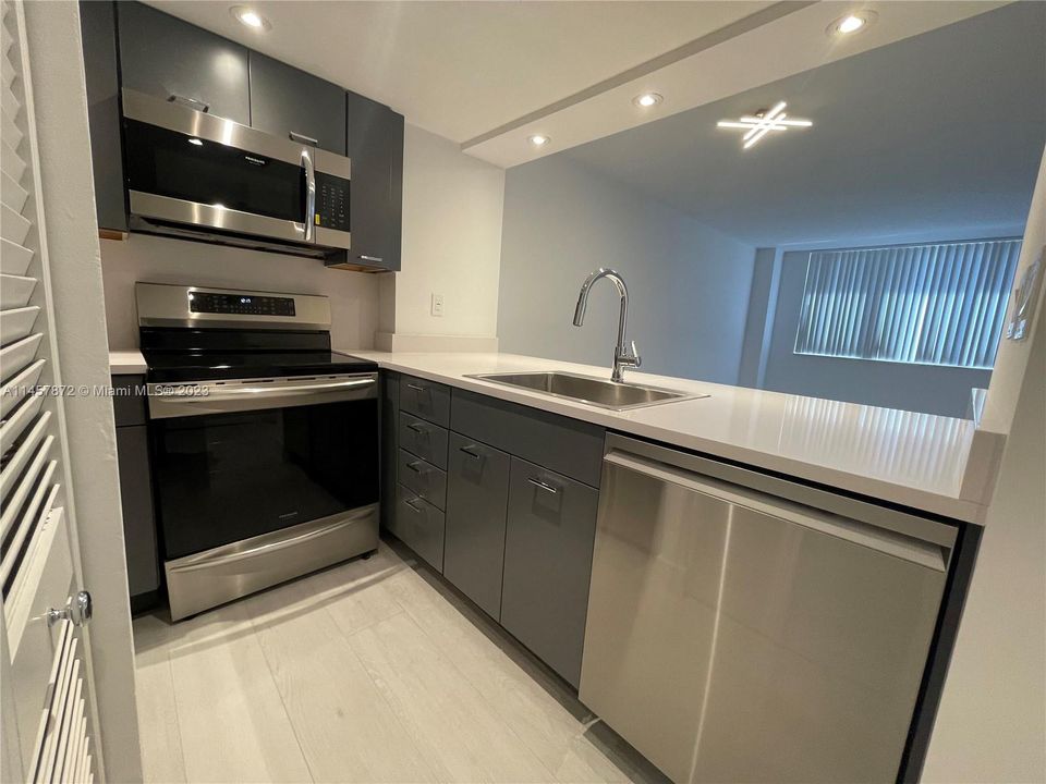 Recently Rented: $2,900 (1 beds, 1 baths, 600 Square Feet)