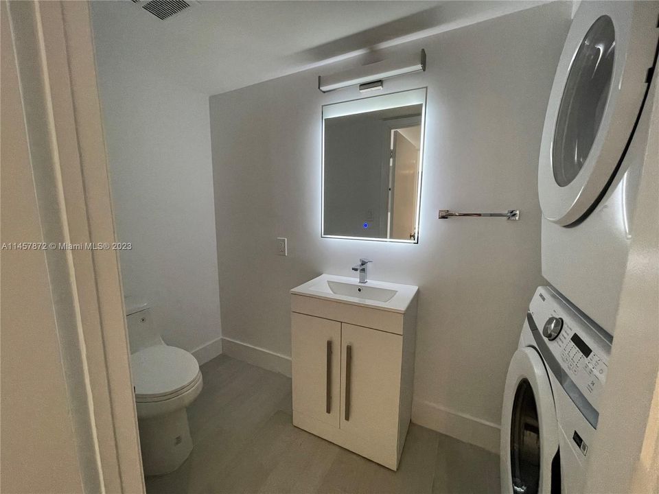 Powder Room/Laundry