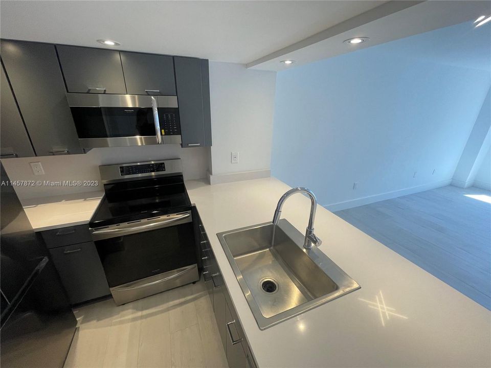 Recently Rented: $2,900 (1 beds, 1 baths, 600 Square Feet)