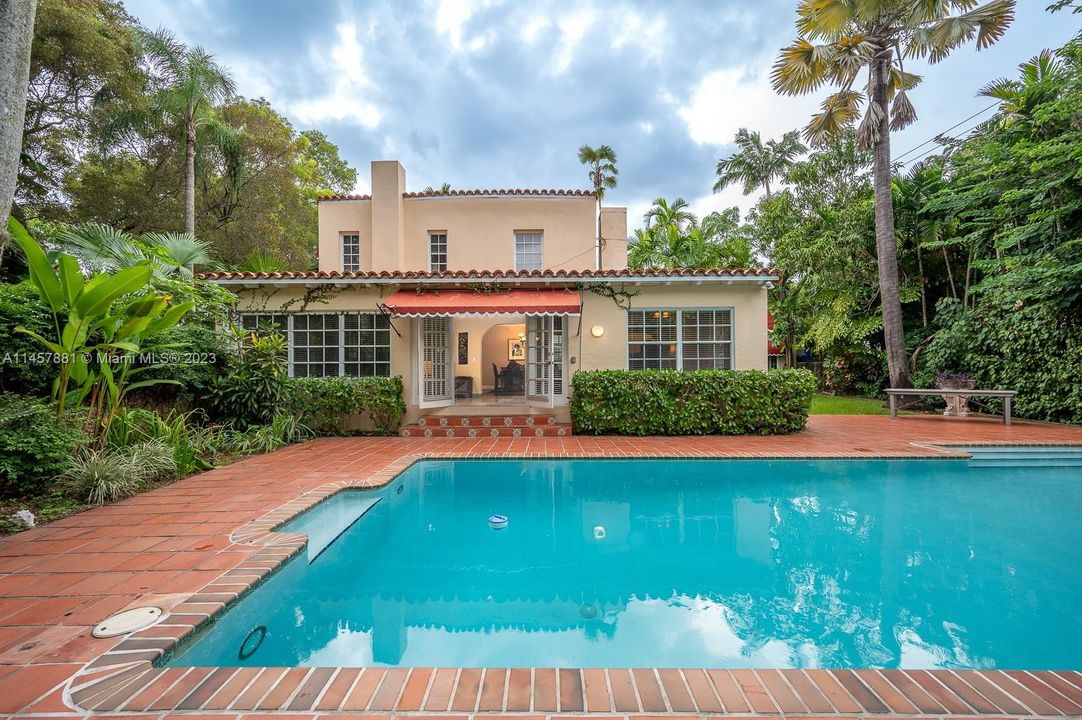 Recently Rented: $7,000 (3 beds, 2 baths, 2300 Square Feet)