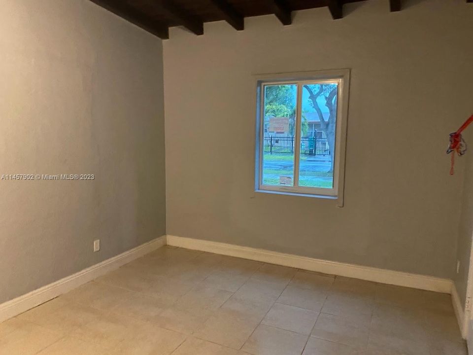 Recently Sold: $420,000 (0 beds, 0 baths, 1275 Square Feet)