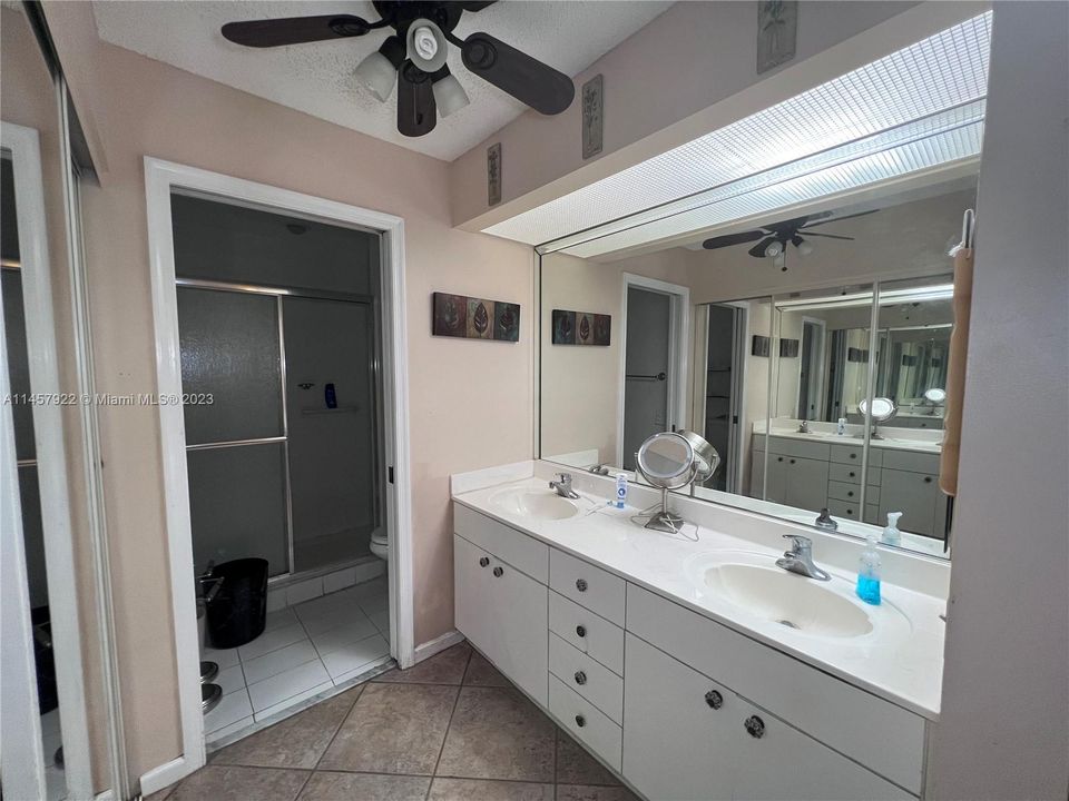 Recently Sold: $339,900 (2 beds, 2 baths, 1183 Square Feet)