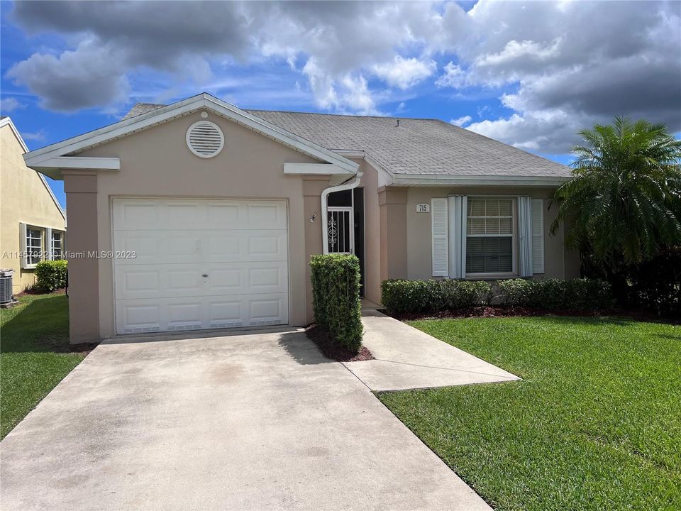Recently Sold: $339,900 (2 beds, 2 baths, 1183 Square Feet)