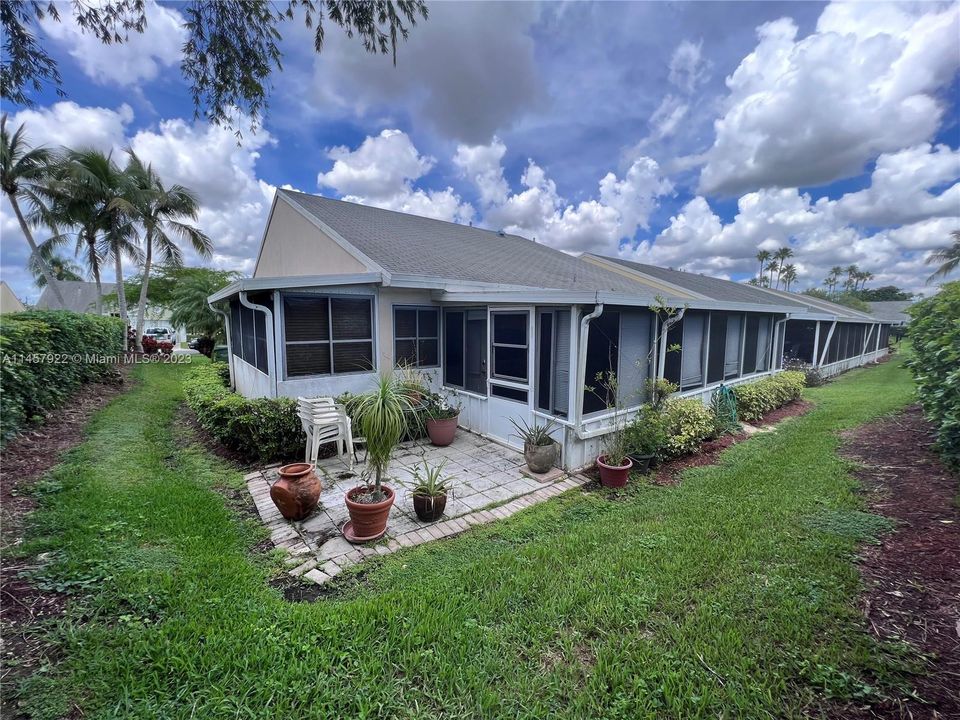 Recently Sold: $339,900 (2 beds, 2 baths, 1183 Square Feet)