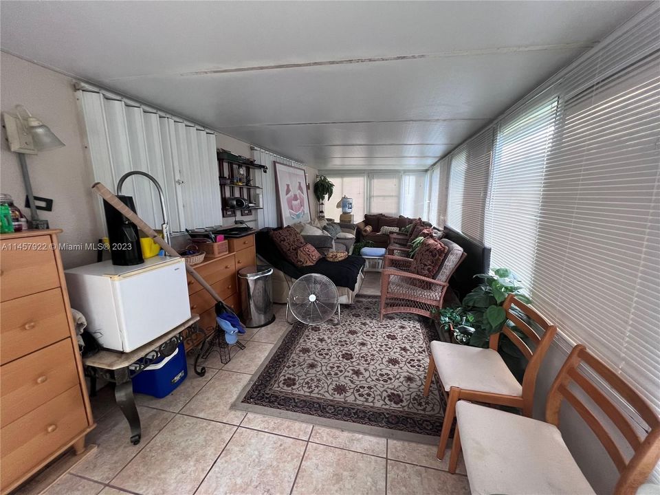 Recently Sold: $339,900 (2 beds, 2 baths, 1183 Square Feet)