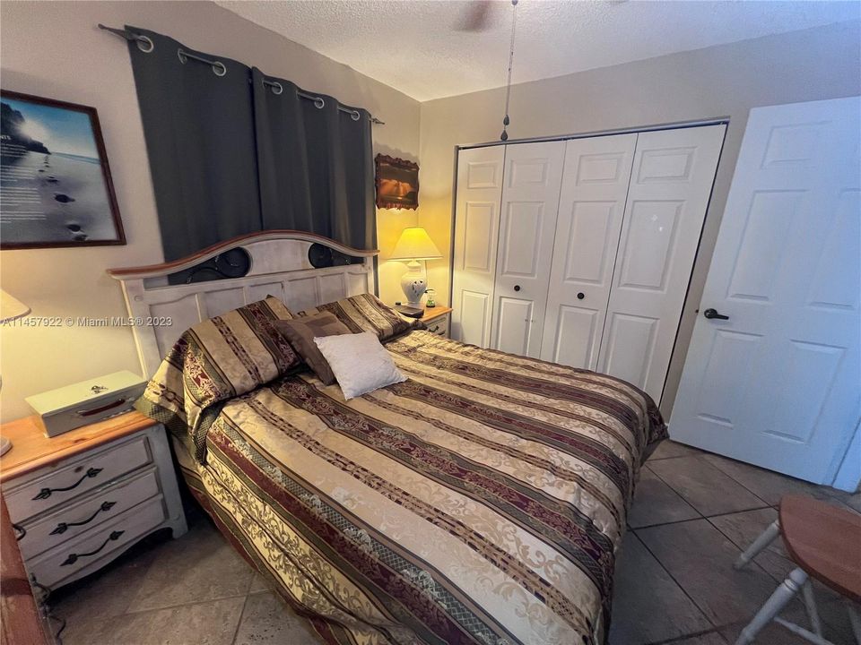 Recently Sold: $339,900 (2 beds, 2 baths, 1183 Square Feet)