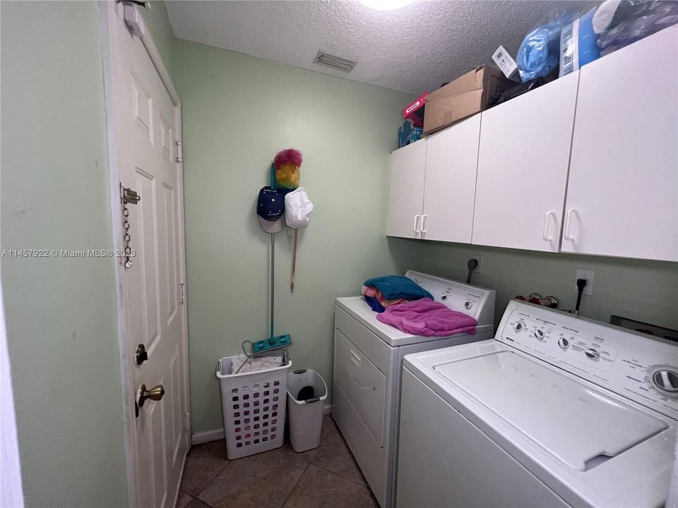 Recently Sold: $339,900 (2 beds, 2 baths, 1183 Square Feet)