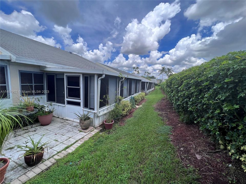 Recently Sold: $339,900 (2 beds, 2 baths, 1183 Square Feet)