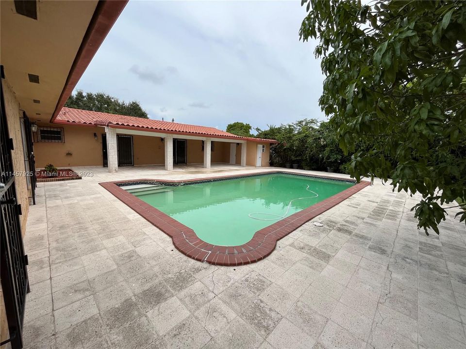 Recently Sold: $895,500 (5 beds, 5 baths, 3170 Square Feet)