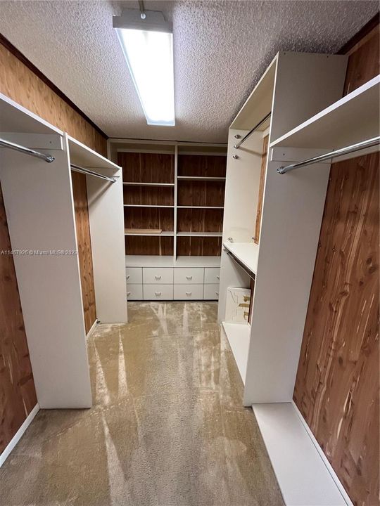 Recently Sold: $895,500 (5 beds, 5 baths, 3170 Square Feet)