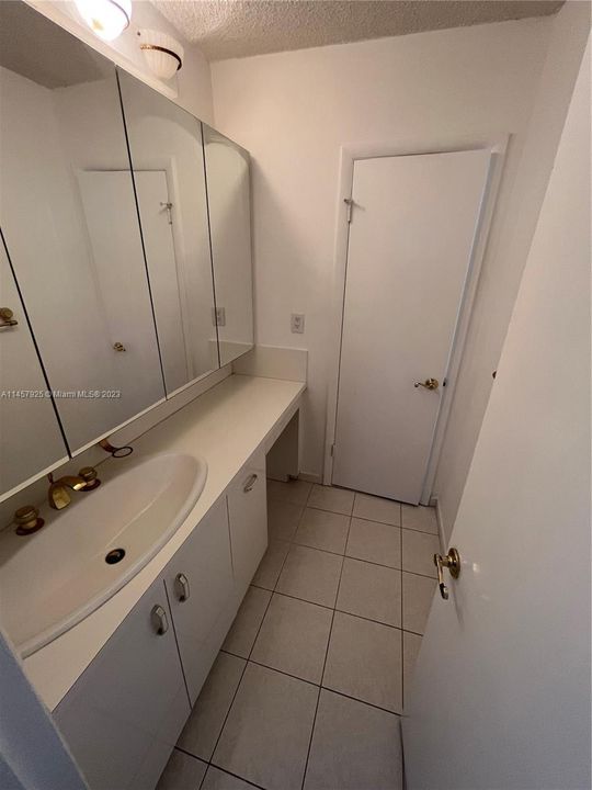 Recently Sold: $895,500 (5 beds, 5 baths, 3170 Square Feet)