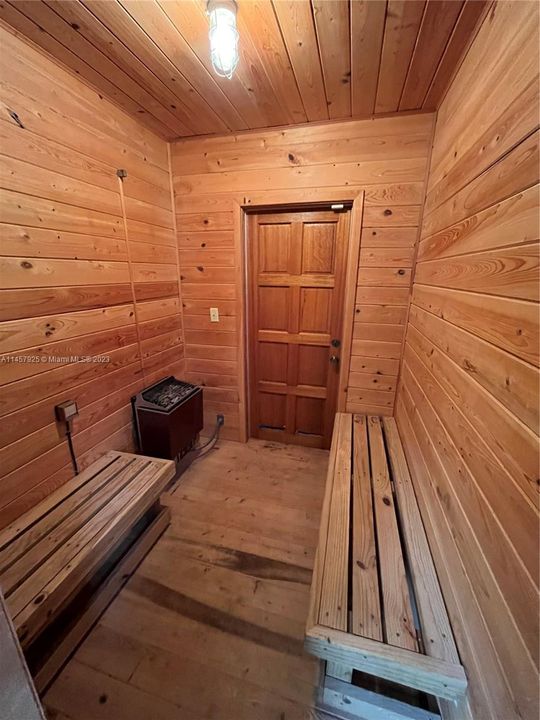 Recently Sold: $895,500 (5 beds, 5 baths, 3170 Square Feet)