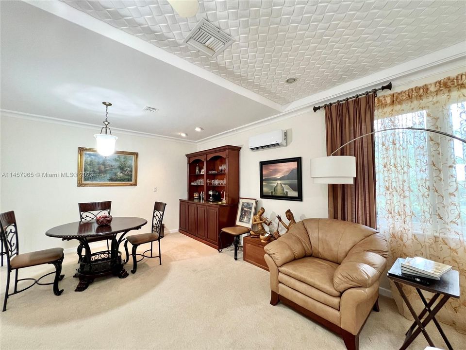 Vendido Recientemente: $1,450,000 (3 camas, 3 baños, 2801 Pies cuadrados)