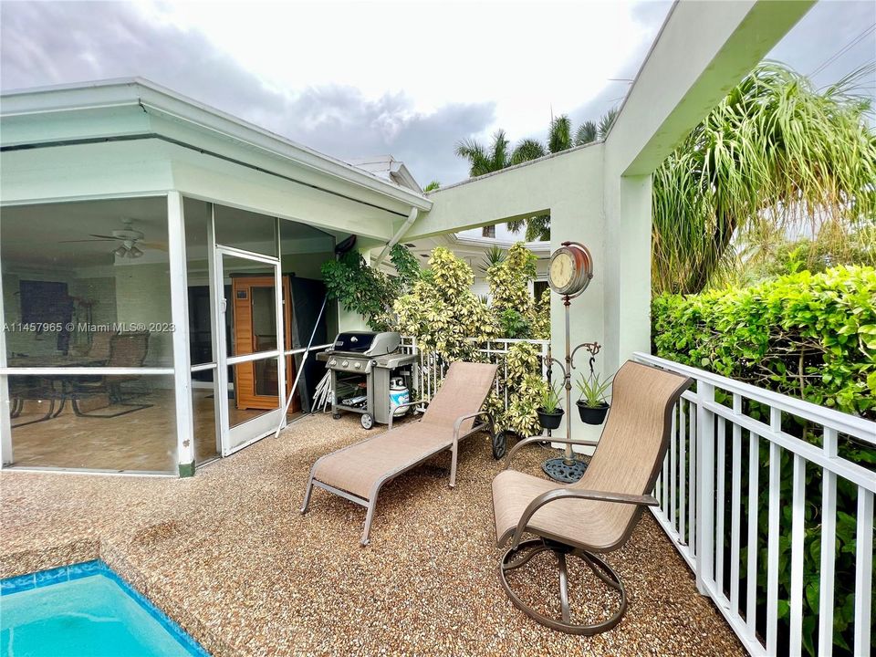 Vendido Recientemente: $1,450,000 (3 camas, 3 baños, 2801 Pies cuadrados)