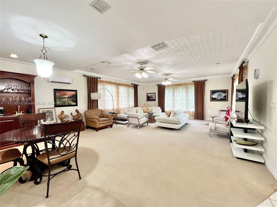 Vendido Recientemente: $1,450,000 (3 camas, 3 baños, 2801 Pies cuadrados)