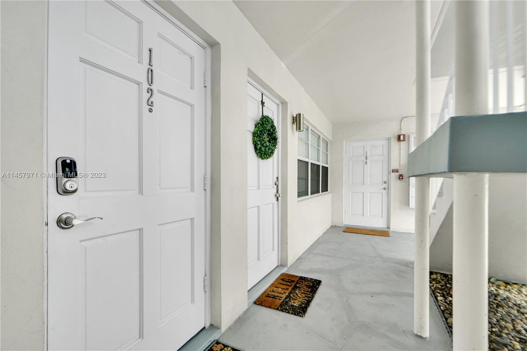 Недавно продано: $215,000 (1 спален, 1 ванн, 675 Квадратных фут)