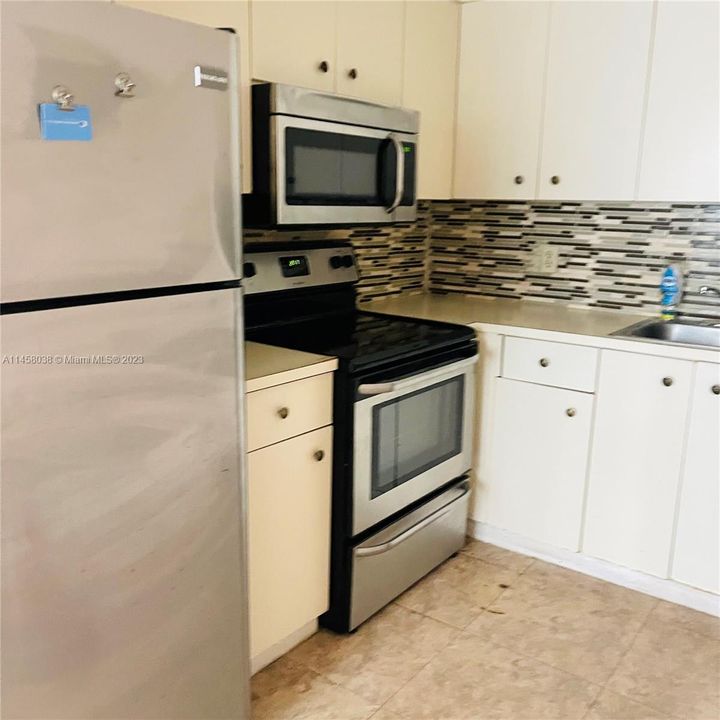 Recently Rented: $1,800 (2 beds, 2 baths, 1040 Square Feet)