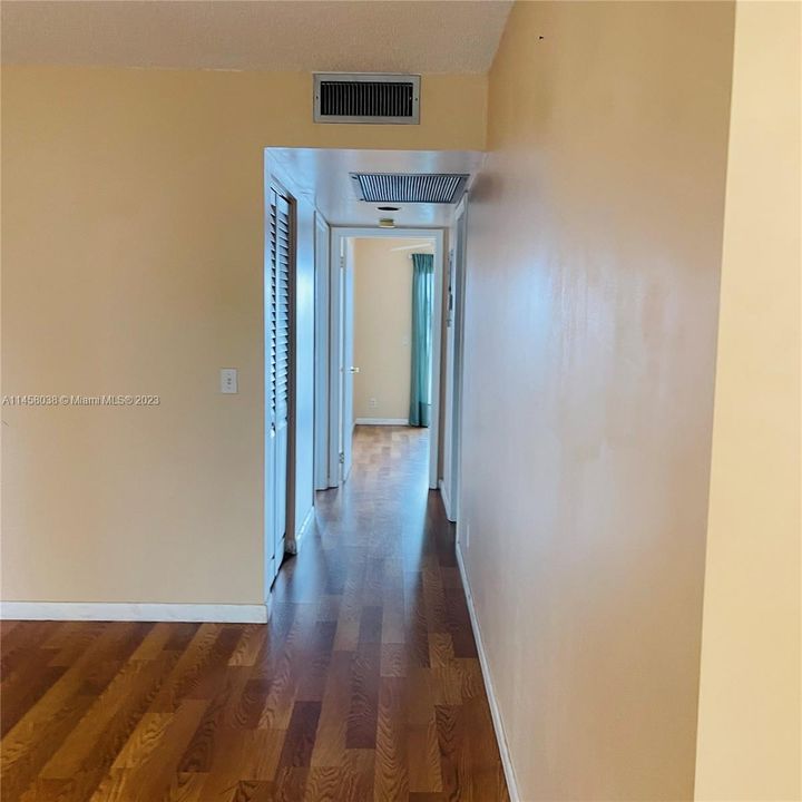 Recently Rented: $1,800 (2 beds, 2 baths, 1040 Square Feet)