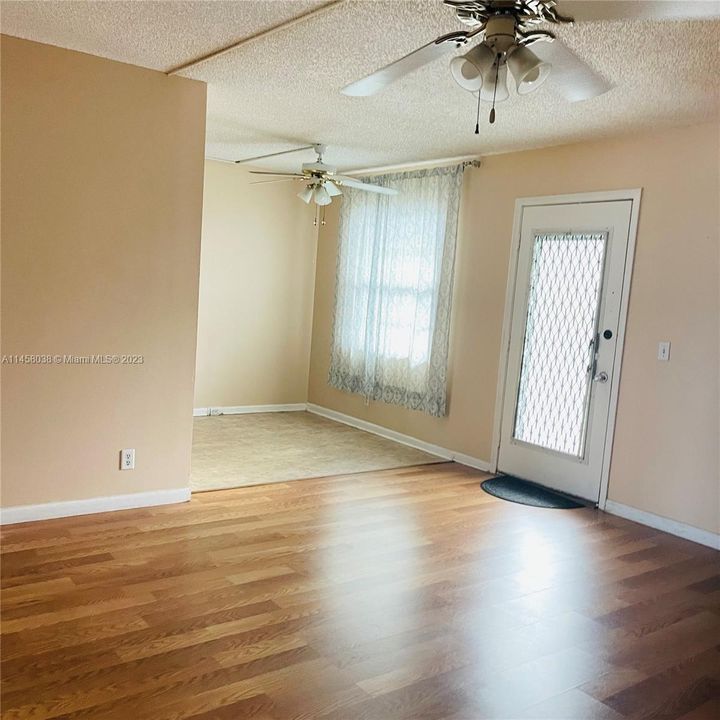 Recently Rented: $1,800 (2 beds, 2 baths, 1040 Square Feet)