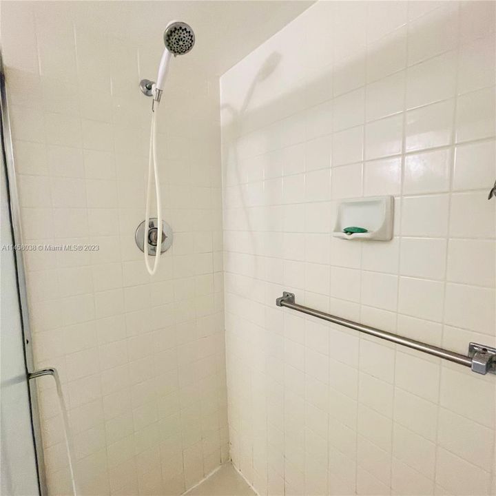 Recently Rented: $1,800 (2 beds, 2 baths, 1040 Square Feet)