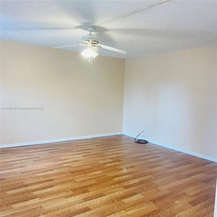 Recently Rented: $1,800 (2 beds, 2 baths, 1040 Square Feet)