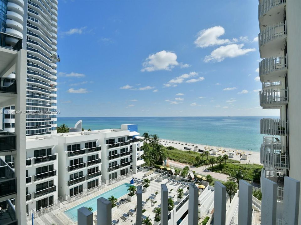 Recently Sold: $800,000 (2 beds, 2 baths, 1415 Square Feet)