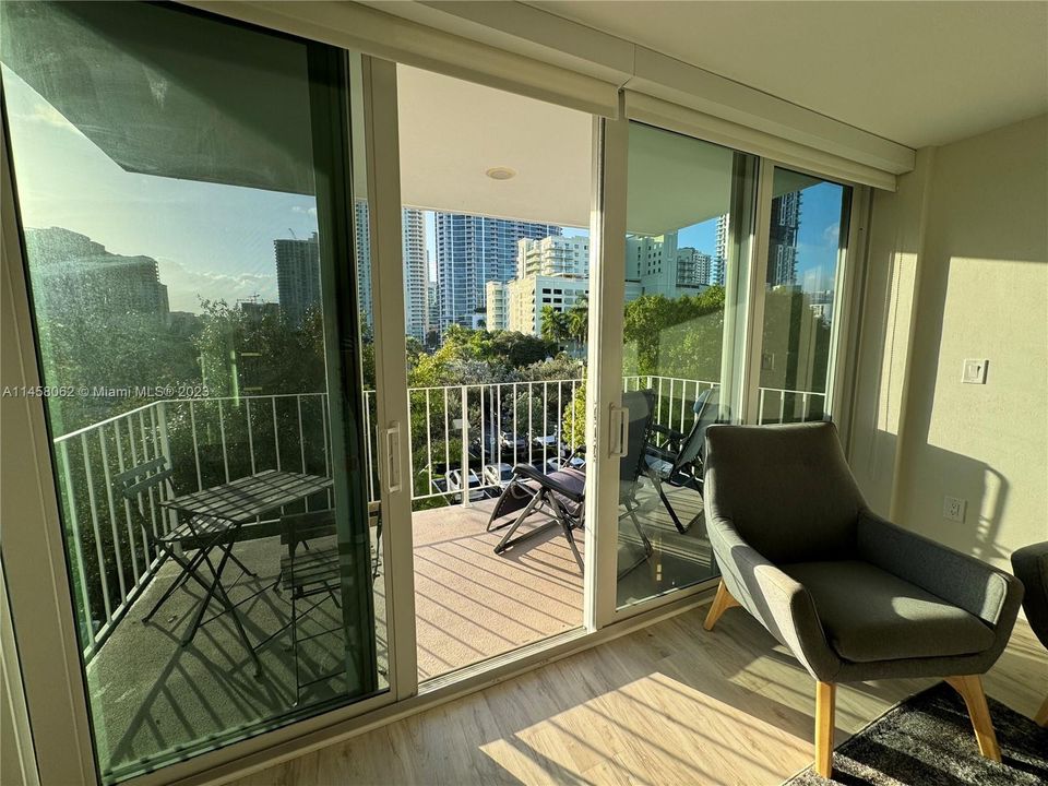 Vendido Recientemente: $599,000 (2 camas, 2 baños, 1100 Pies cuadrados)