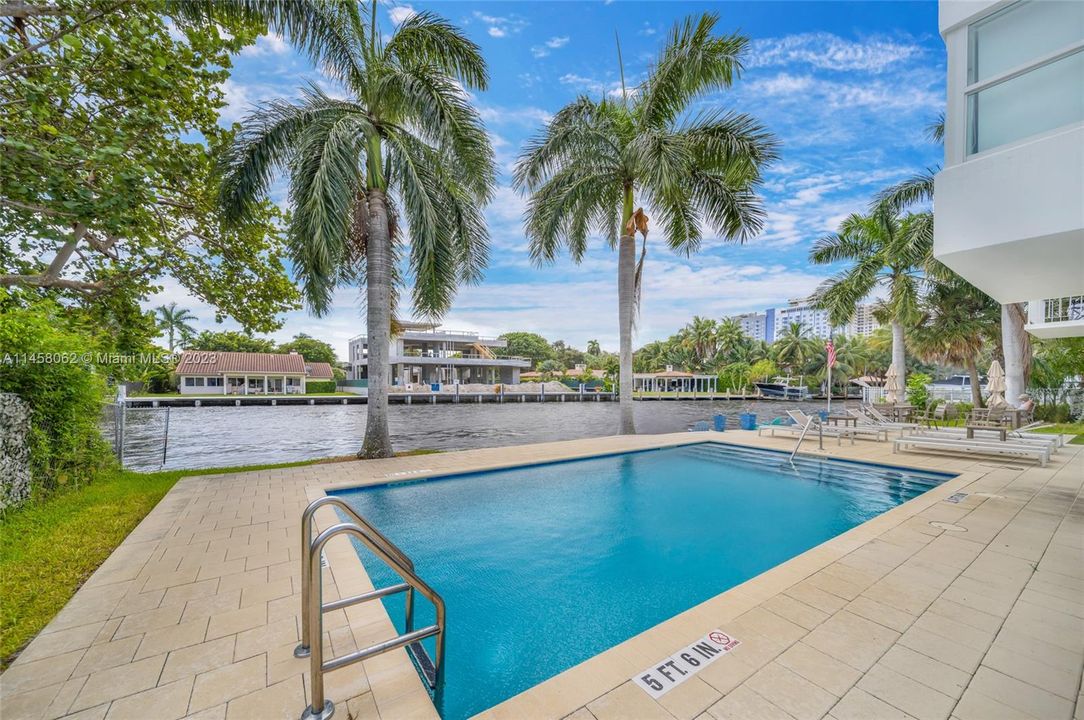 Vendido Recientemente: $599,000 (2 camas, 2 baños, 1100 Pies cuadrados)