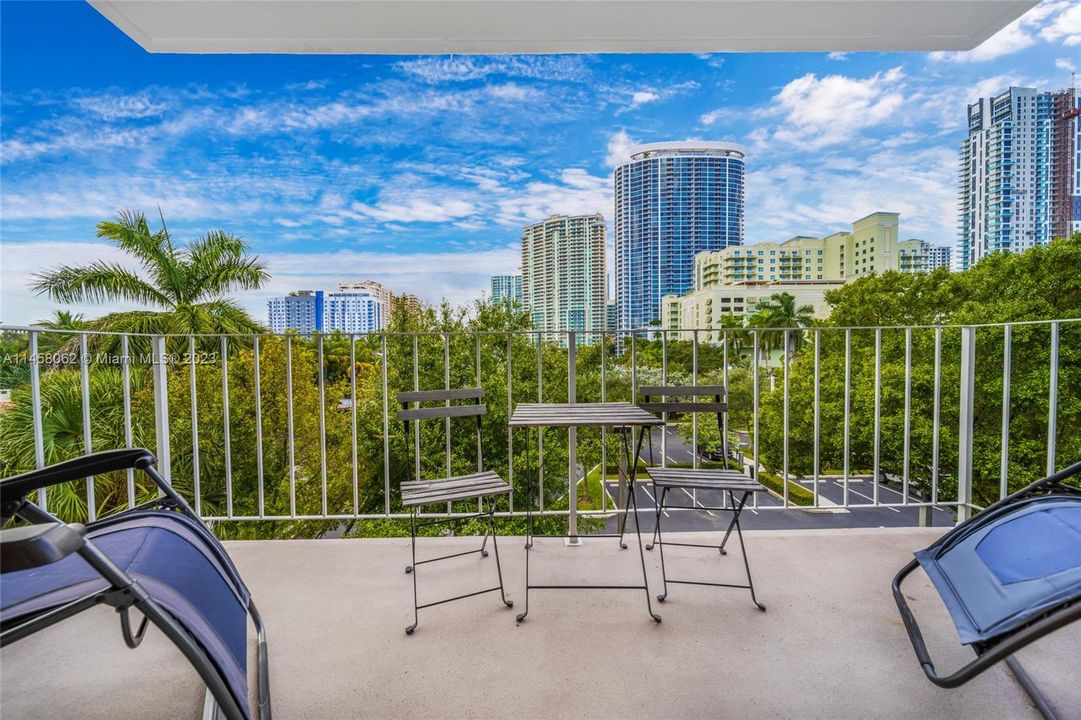 Vendido Recientemente: $599,000 (2 camas, 2 baños, 1100 Pies cuadrados)