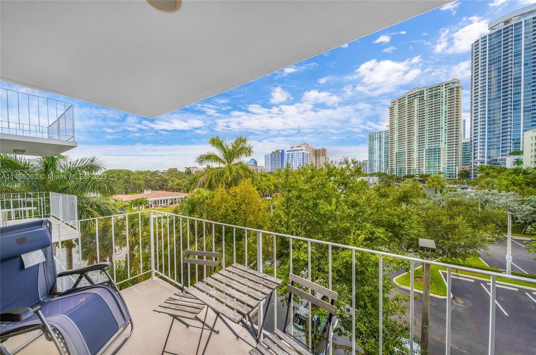 Vendido Recientemente: $599,000 (2 camas, 2 baños, 1100 Pies cuadrados)