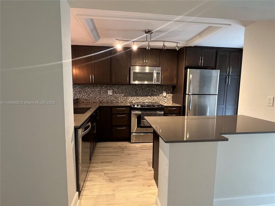 Vendido Recientemente: $599,000 (2 camas, 2 baños, 1100 Pies cuadrados)