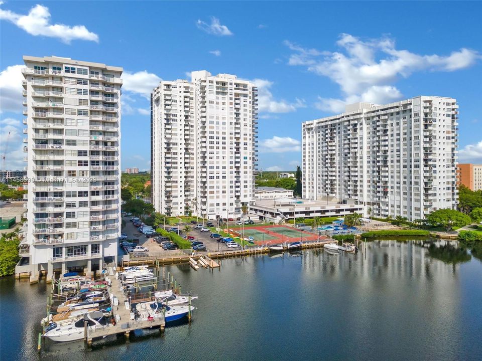 Vendido Recientemente: $355,000 (2 camas, 2 baños, 1268 Pies cuadrados)