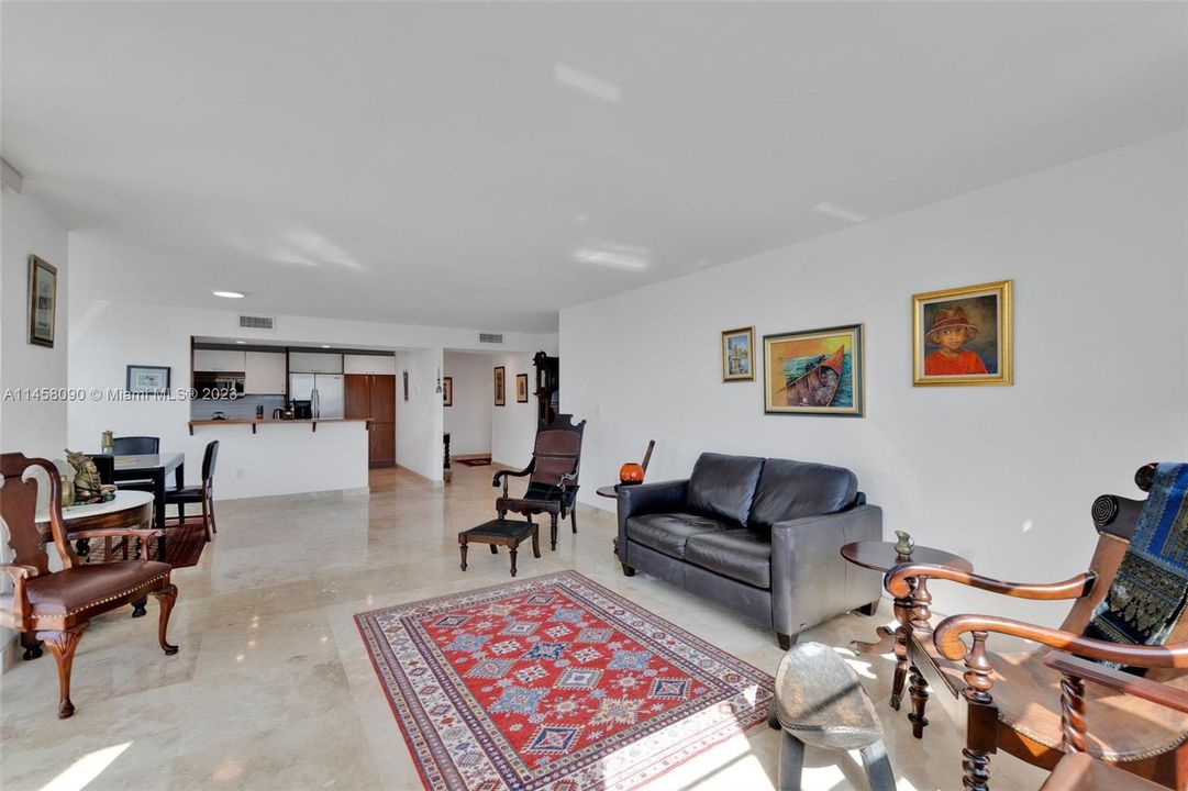 Vendido Recientemente: $355,000 (2 camas, 2 baños, 1268 Pies cuadrados)