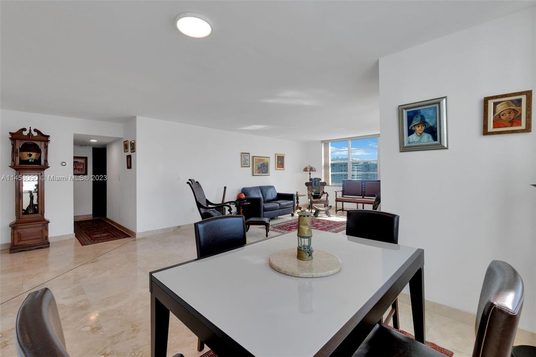 Vendido Recientemente: $355,000 (2 camas, 2 baños, 1268 Pies cuadrados)