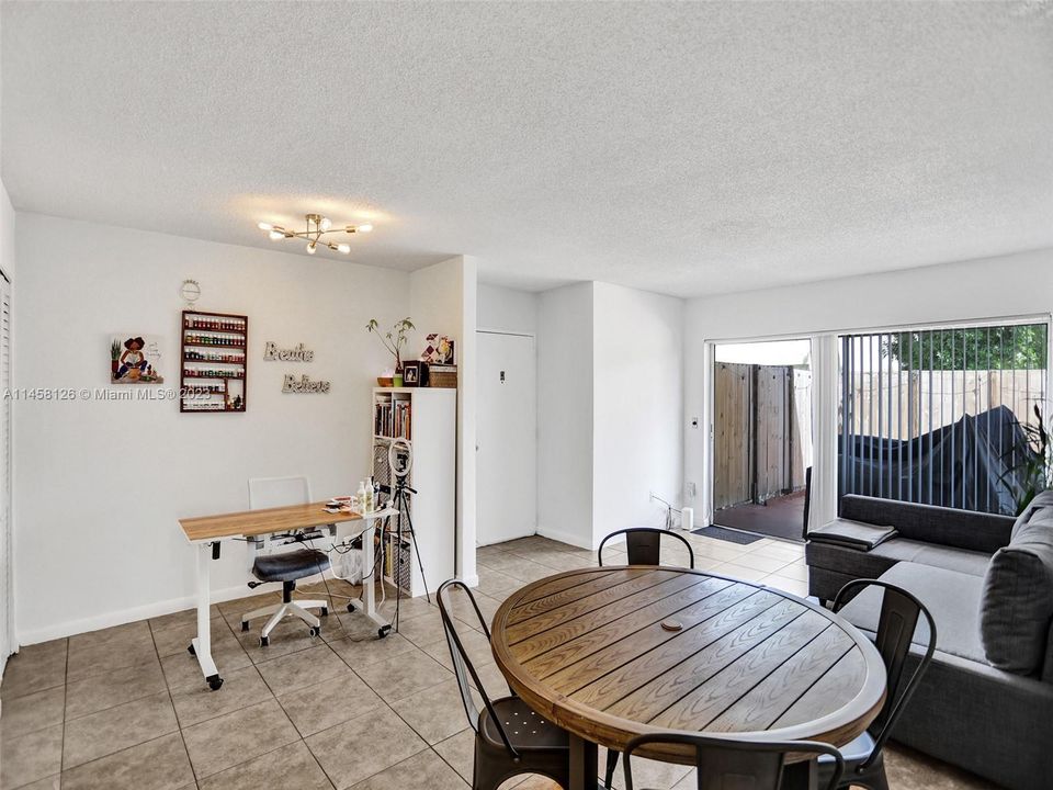 Recently Rented: $2,650 (2 beds, 2 baths, 1060 Square Feet)